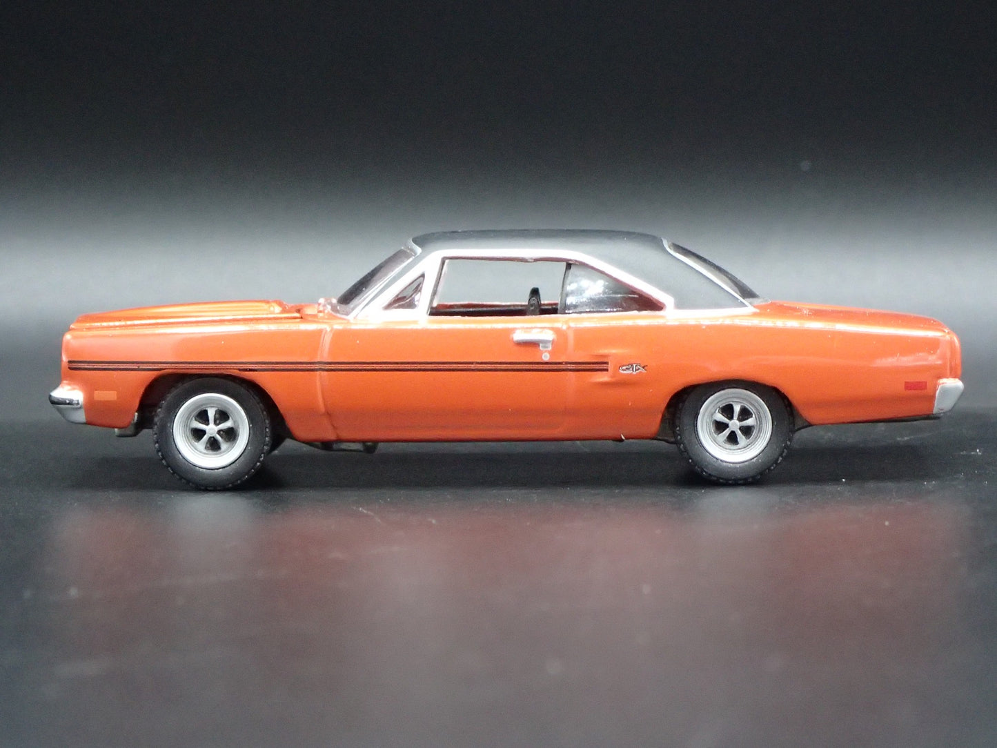 1970 70 PLYMOUTH GTX ORANGE 1/64 SCALE COLLECTIBLE DIORAMA DIECAST MODEL CAR