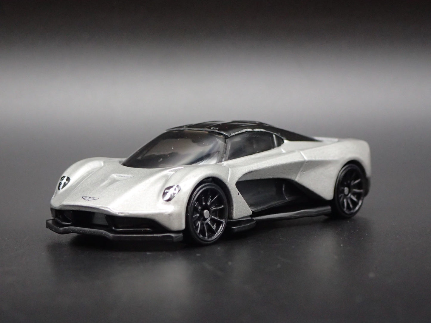 2019 19 ASTON MARTIN VALHALLA CONCEPT PROTOTYPE 1/64 SCALE DIECAST MODEL CAR