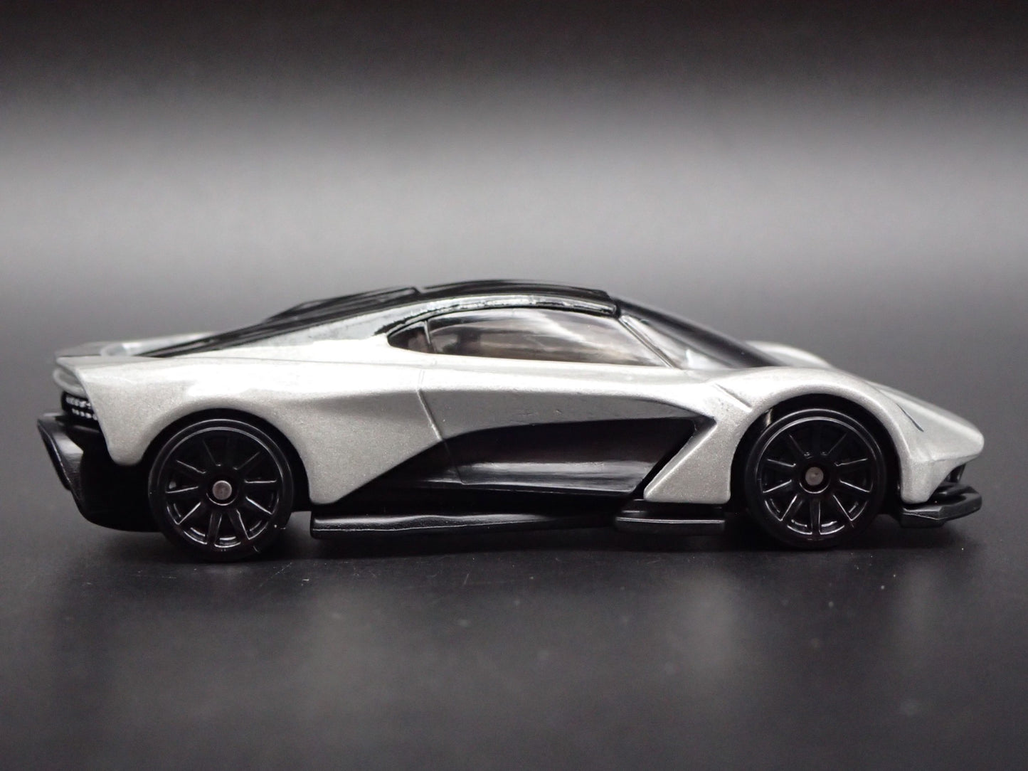 2019 19 ASTON MARTIN VALHALLA CONCEPT PROTOTYPE 1/64 SCALE DIECAST MODEL CAR