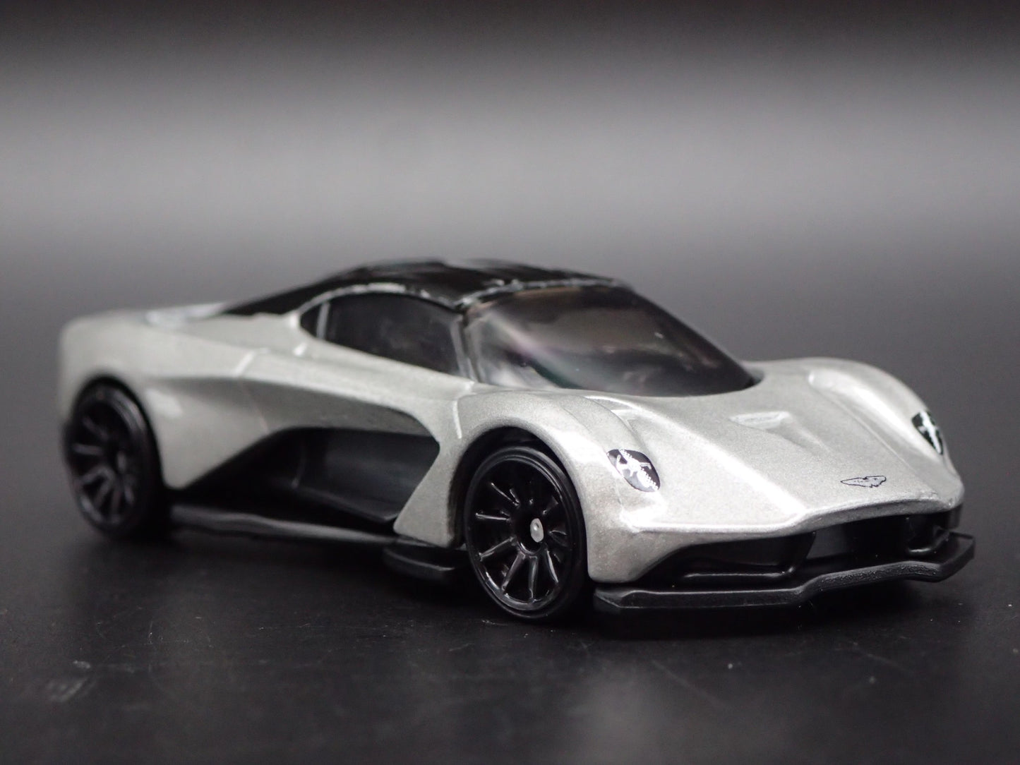 2019 19 ASTON MARTIN VALHALLA CONCEPT PROTOTYPE 1/64 SCALE DIECAST MODEL CAR