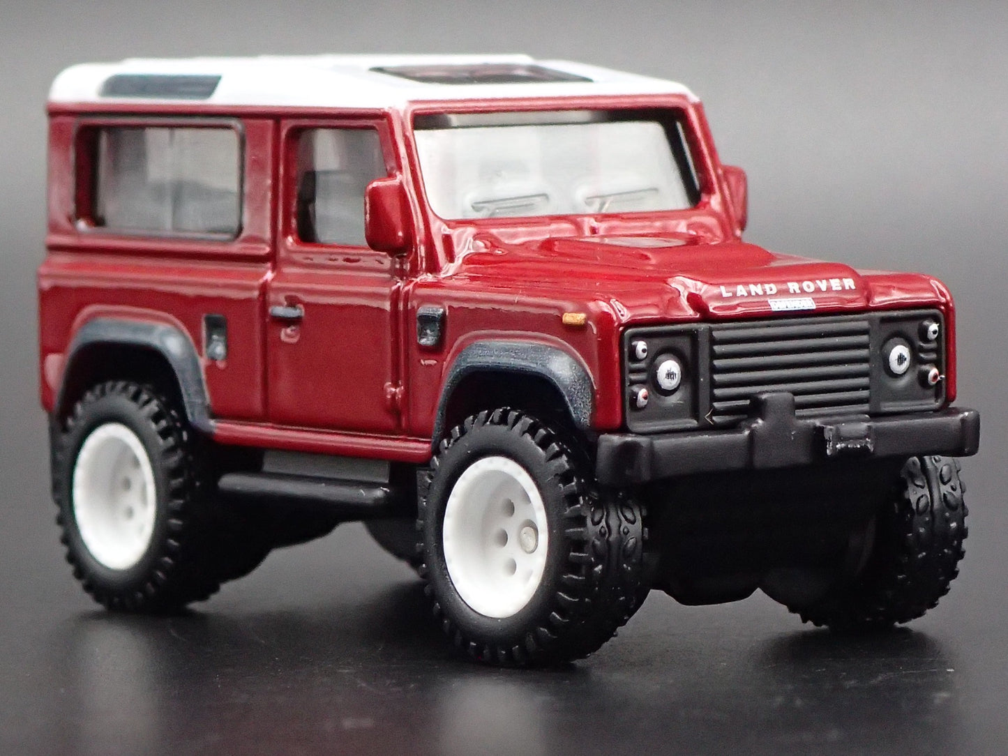 1984-1990 LAND ROVER DEFENDER 90 RED 1/64 SCALE COLLECTIBLE DIECAST MODEL CAR