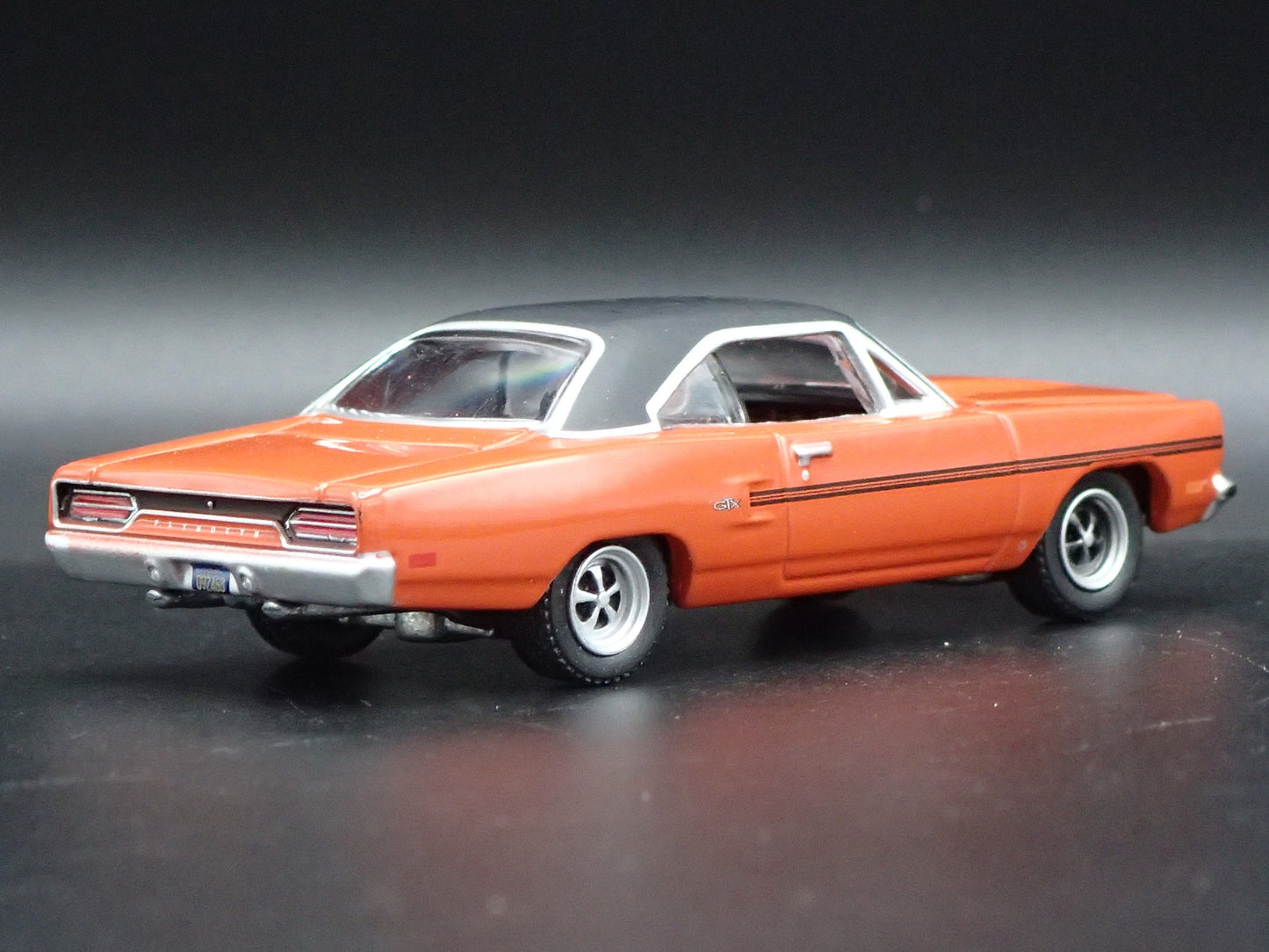 1970 70 PLYMOUTH GTX ORANGE 1/64 SCALE COLLECTIBLE DIORAMA DIECAST MODEL CAR