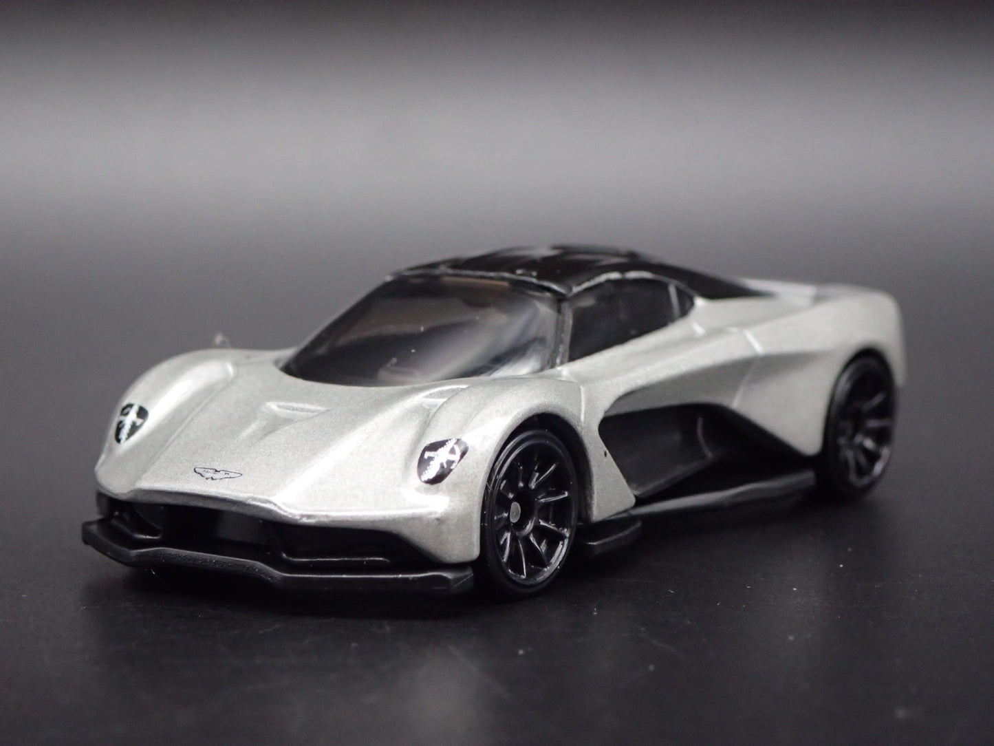 2019 19 ASTON MARTIN VALHALLA CONCEPT PROTOTYPE 1/64 SCALE DIECAST MODEL CAR