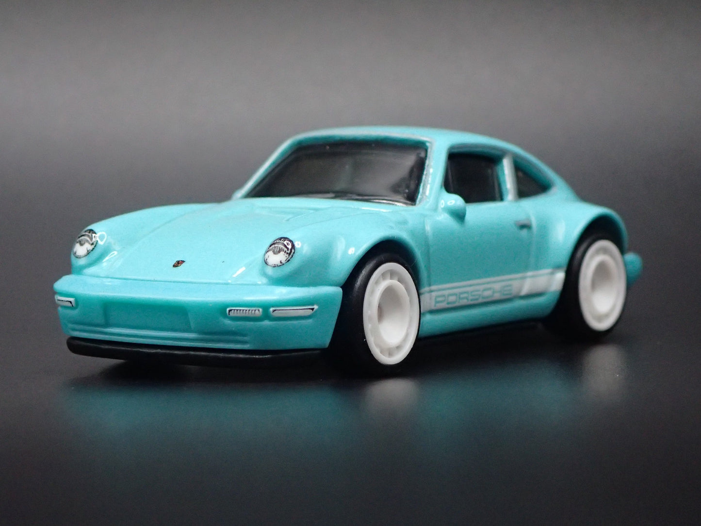 1989-1994 PORSCHE 964 BLUE 1:64 SCALE COLLECTIBLE DIORAMA DIECAST MODEL CAR