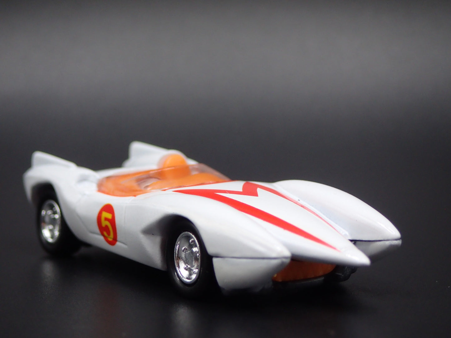 SPEED RACER MACH 5 FIVE WHITE 1/64 SCALE COLLECTIBLE DIORAMA DIECAST MODEL CAR