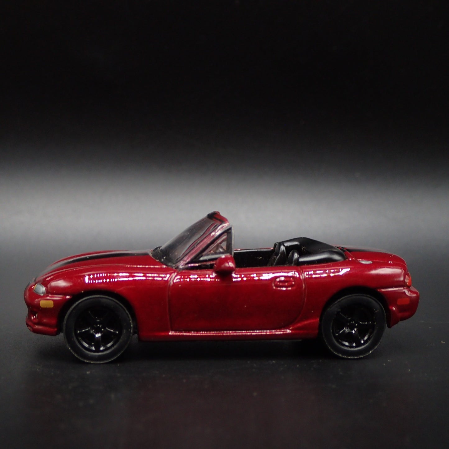 1999-2004 MAZDA MX5 MIATA NB 1:64 SCALE COLLECTIBLE DIORAMA DIECAST MODEL CAR