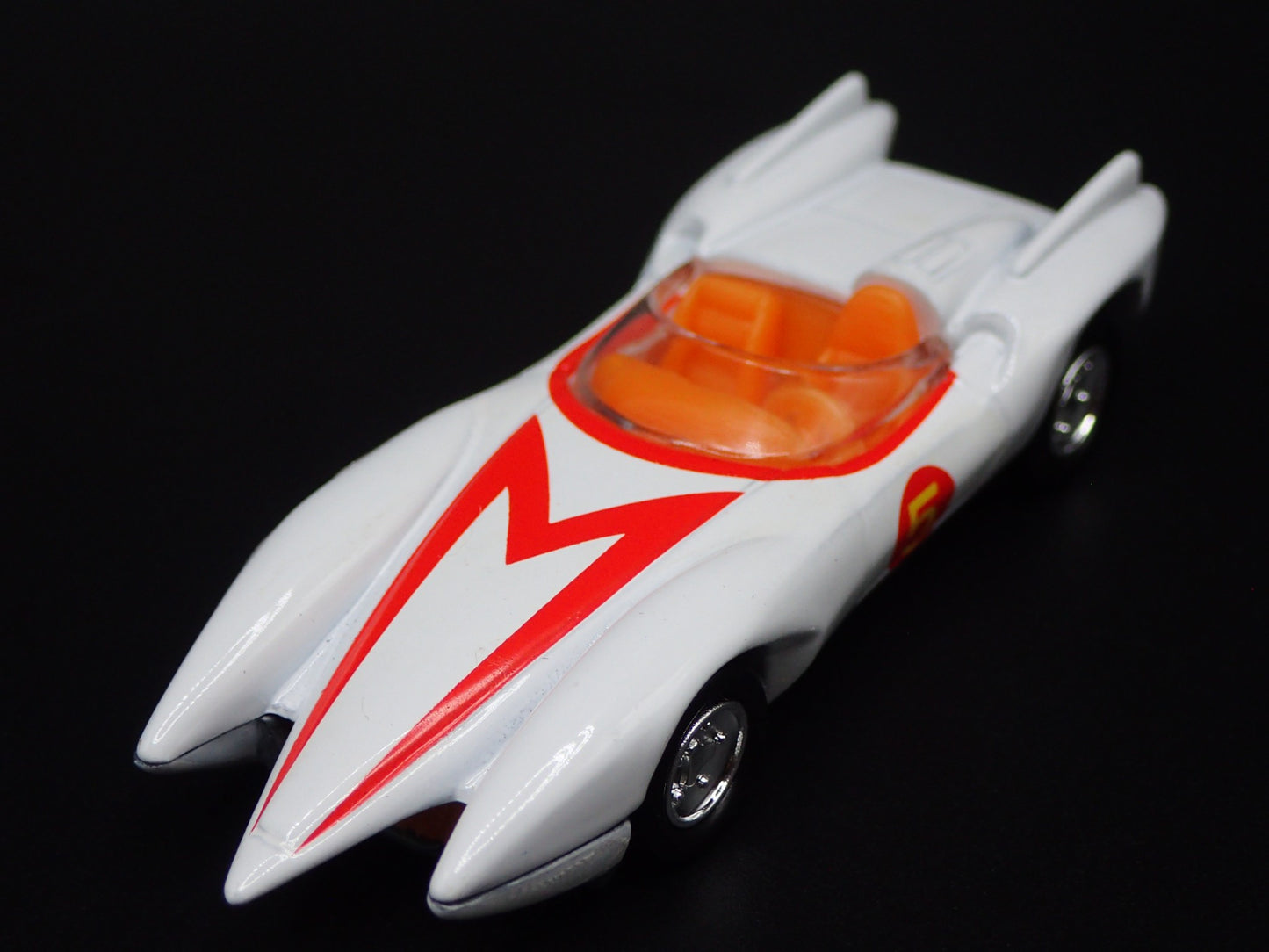 SPEED RACER MACH 5 FIVE WHITE 1/64 SCALE COLLECTIBLE DIORAMA DIECAST MODEL CAR