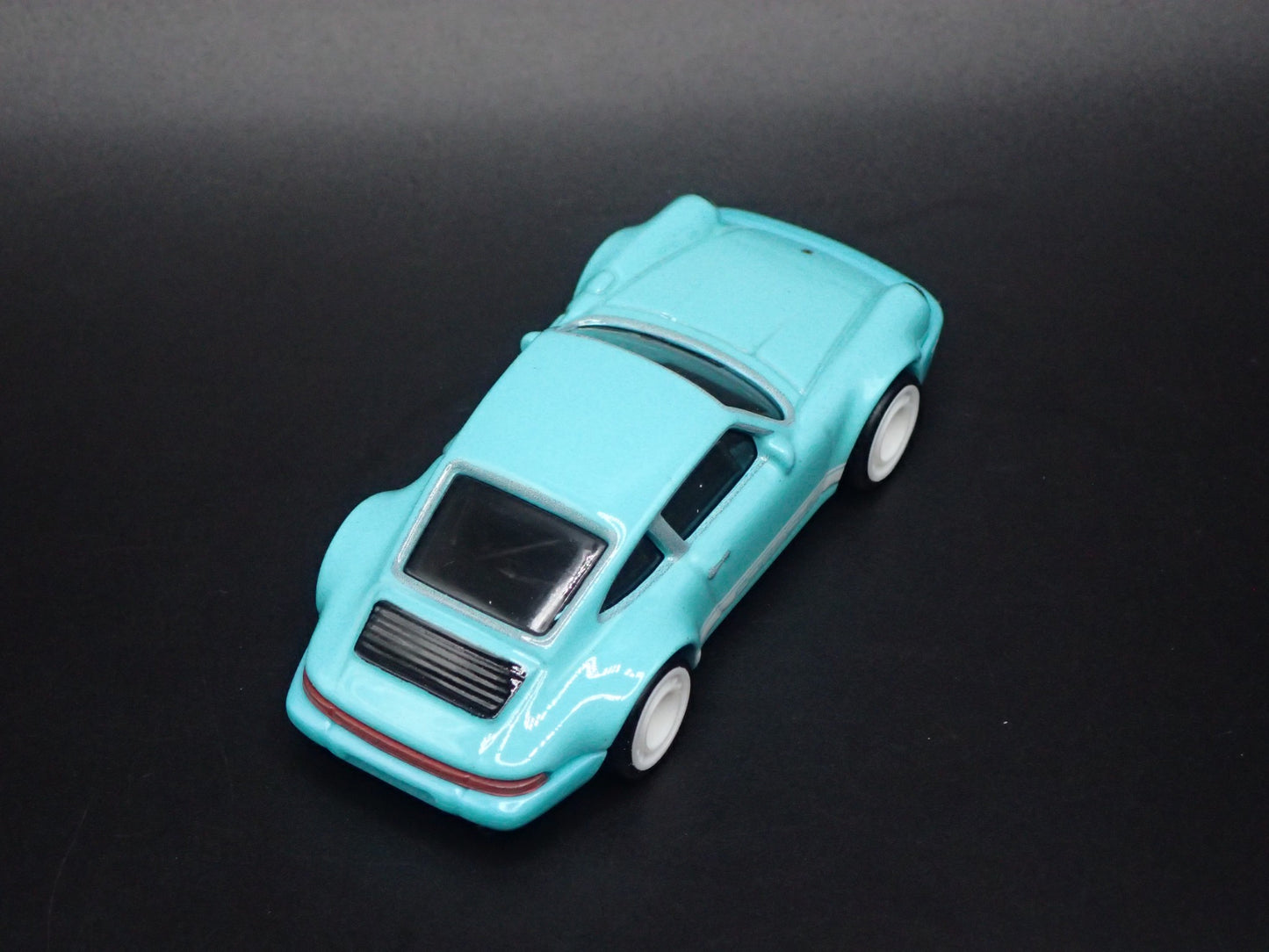 1989-1994 PORSCHE 964 BLUE 1:64 SCALE COLLECTIBLE DIORAMA DIECAST MODEL CAR