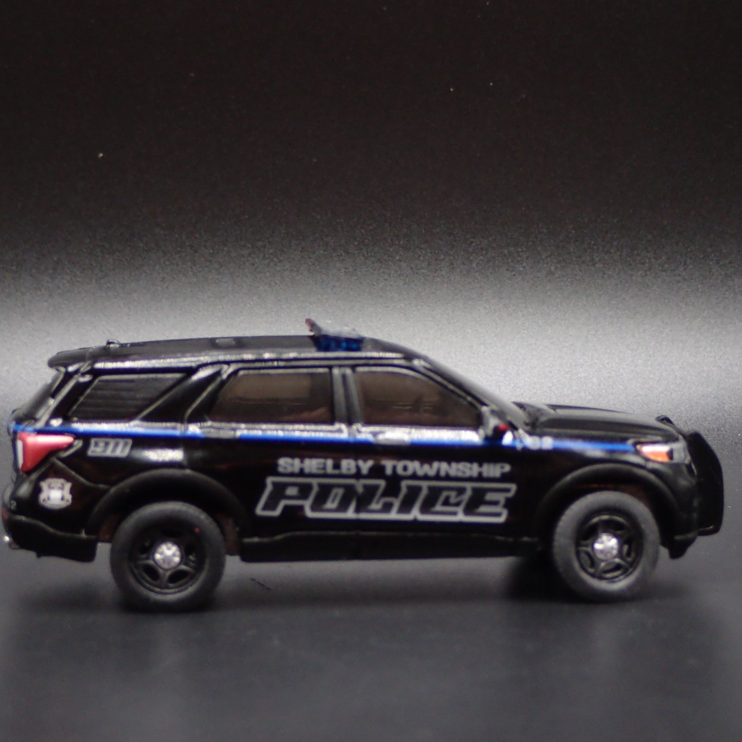 2023 FORD EXPLORER POLICE SHELBY TOWNSHIP MICHIGAN 1:64 SCALE DIECAST MODEL CAR