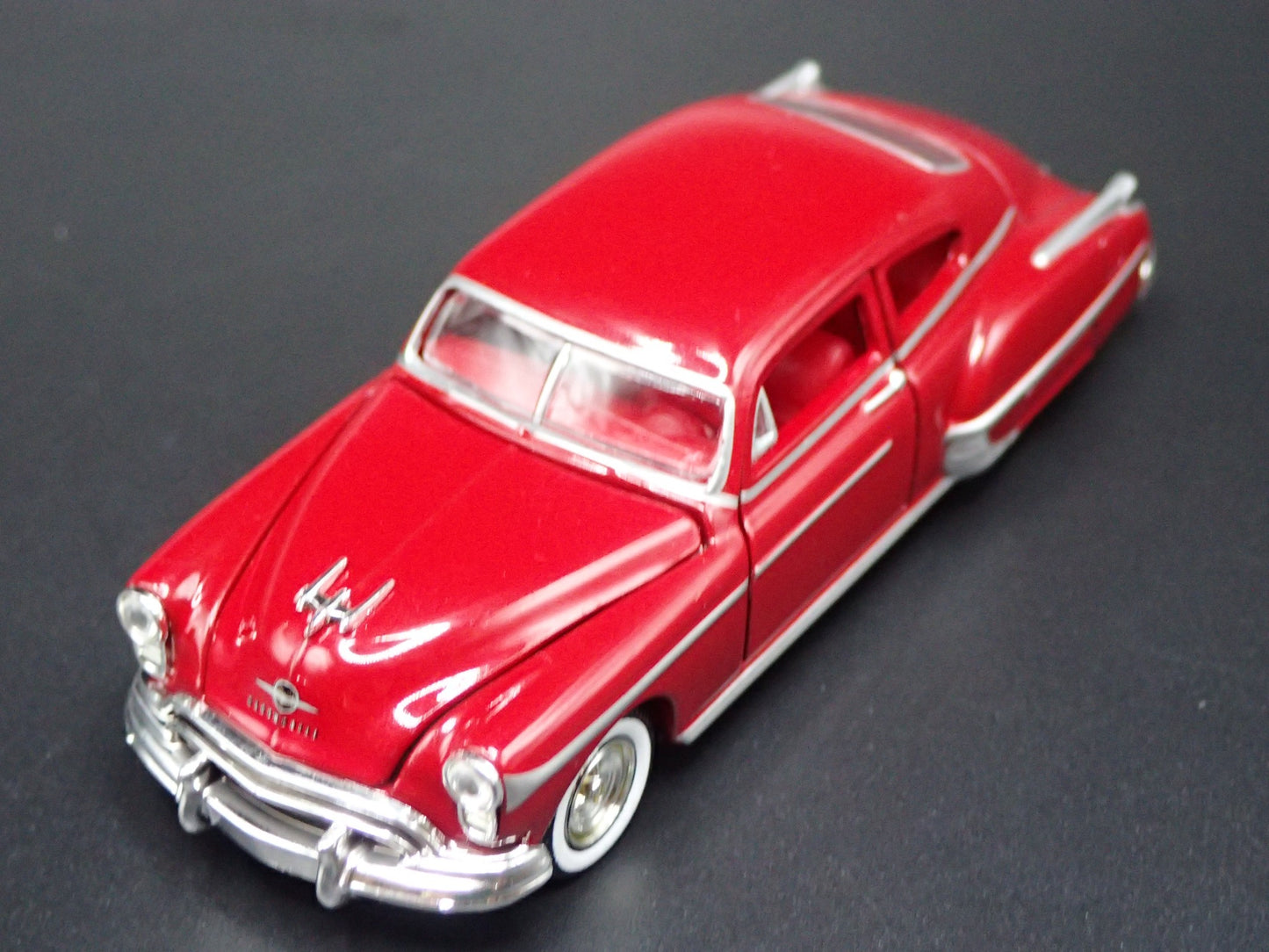 1950 50 OLDS OLDSMOBILE 88 CLUB SEDAN FASTBACK RARE 1:64 SCALE DIECAST MODEL CAR