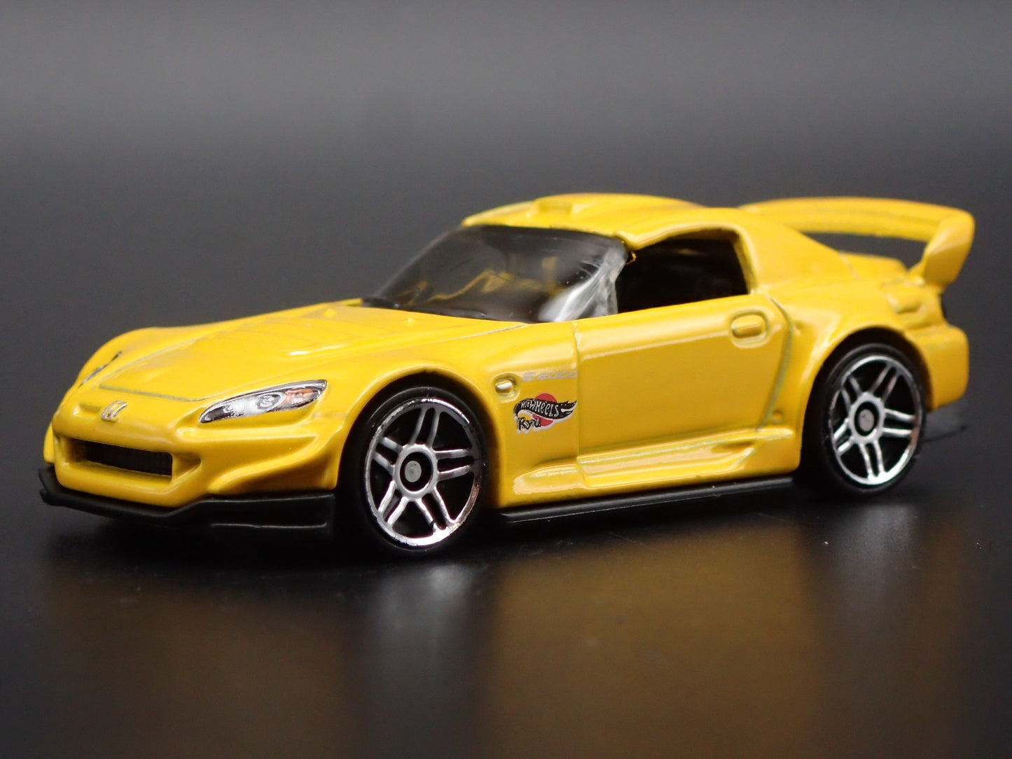 1999-2003 HONDA S2000 YELLOW 1:64 SCALE COLLECTIBLE DIORAMA DIECAST MODEL CAR