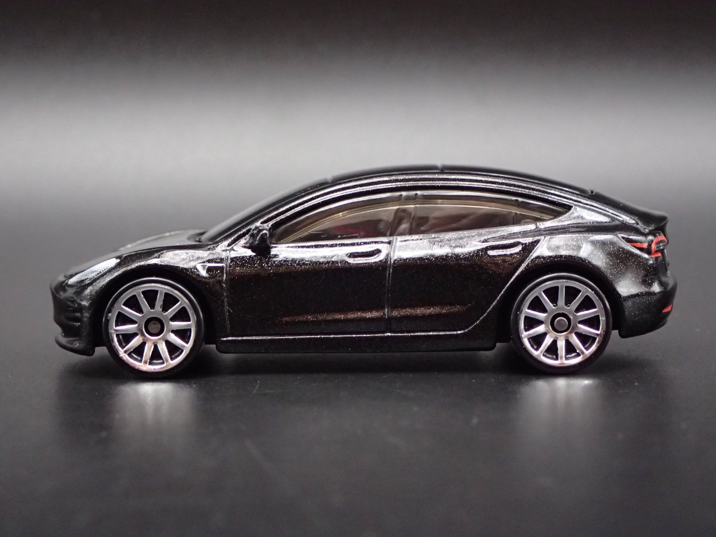 2017-2025 TESLA MODEL 3 BLACK 1:64 SCALE COLLECTIBLE DIORAMA DIECAST MODEL  CAR