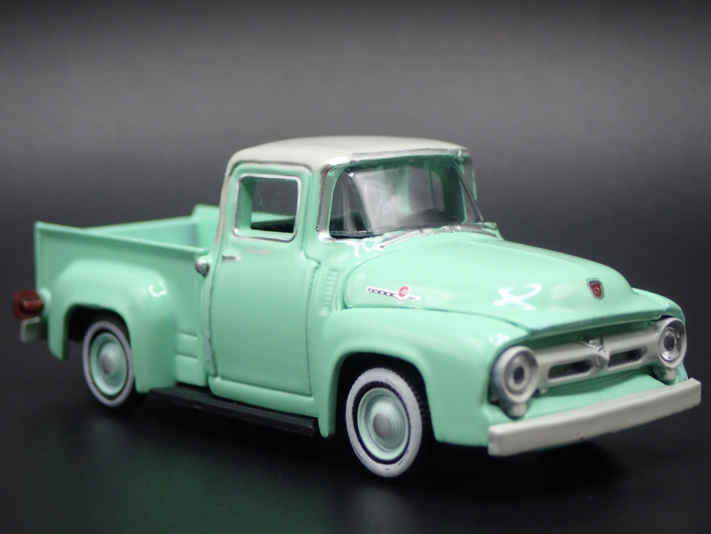 1956 56 FORD F100 PICKUP TRUCK 1:64 SCALE COLLECTIBLE DIORAMA DIECAST MODEL CAR