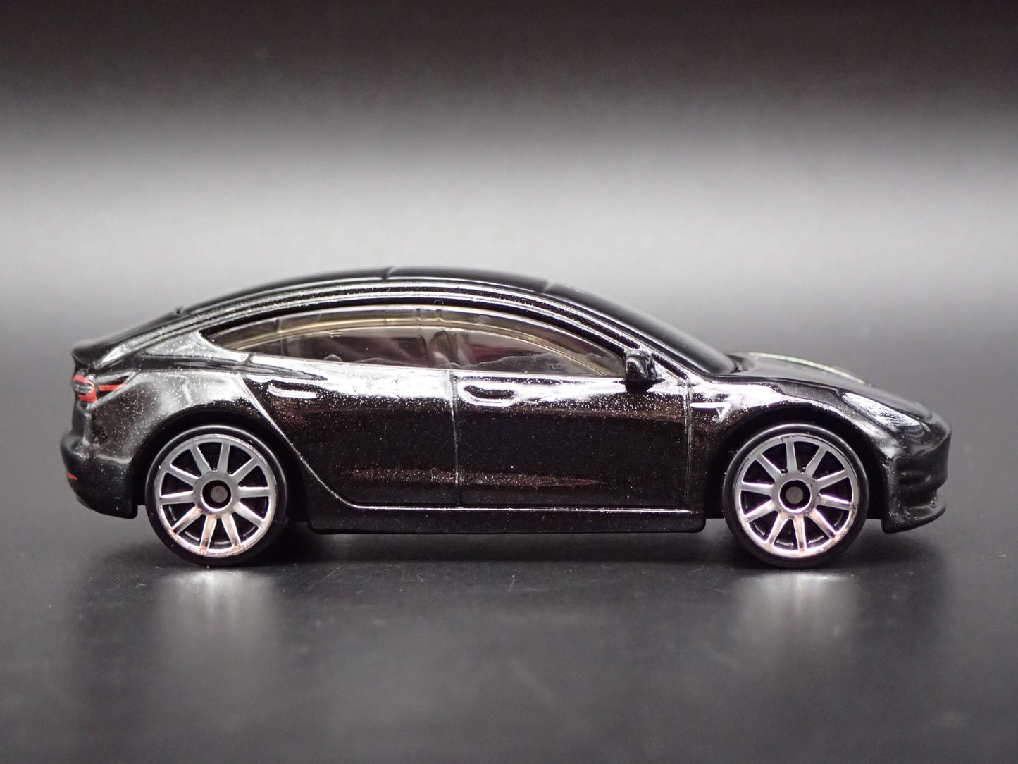 2017-2025 TESLA MODEL 3 BLACK 1:64 SCALE COLLECTIBLE DIORAMA DIECAST MODEL  CAR