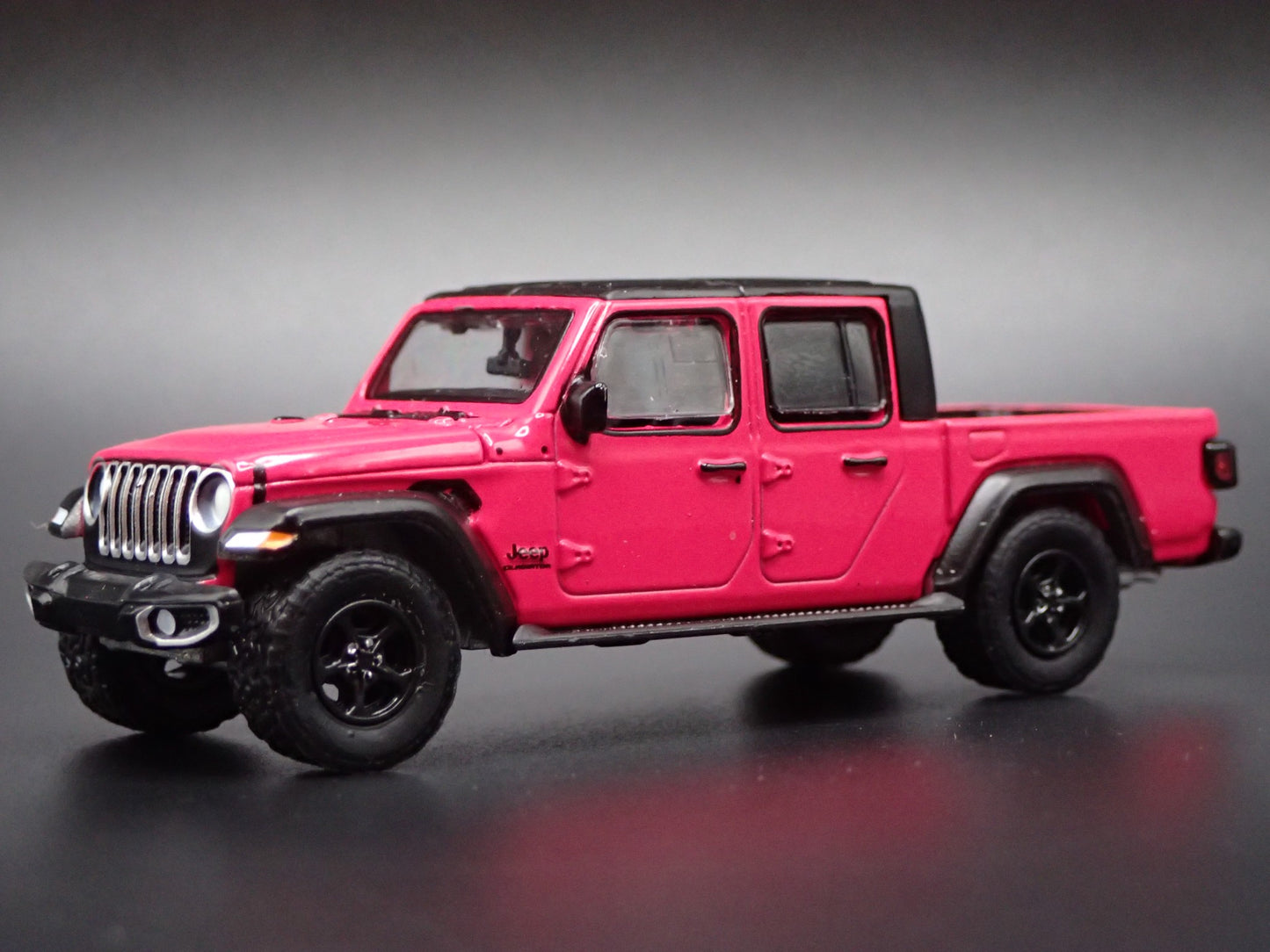 2020-2026 JEEP GLADIATOR PICKUP TRUCK JT PINK 1:64 SCALE DIECAST MODEL CAR