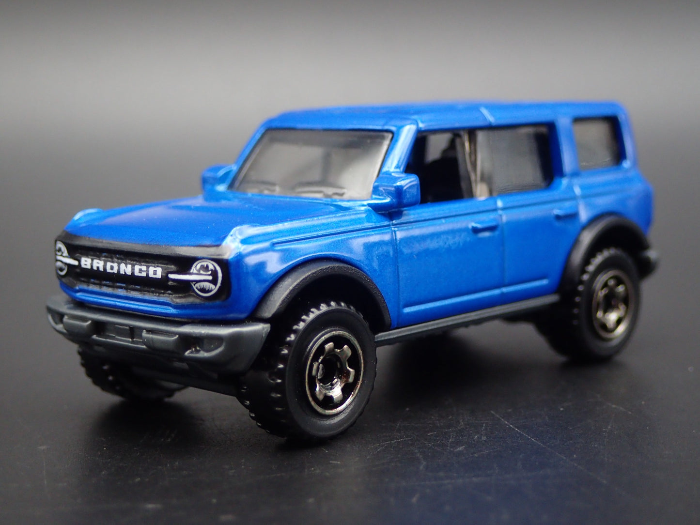 2021-2025 FORD BRONCO 4 FOUR DOOR BLUE 1:64 SCALE DIORAMA DIECAST MODEL CAR
