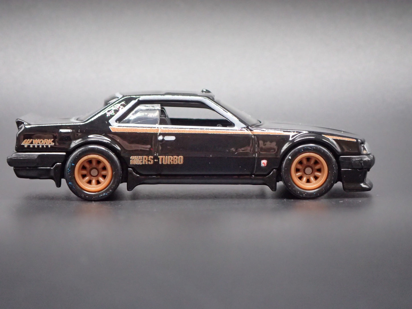 1981-1985 NISSAN SKYLINE RS KDR30 BLACK 1:64 SCALE COLLECTIBLE DIECAST MODEL CAR