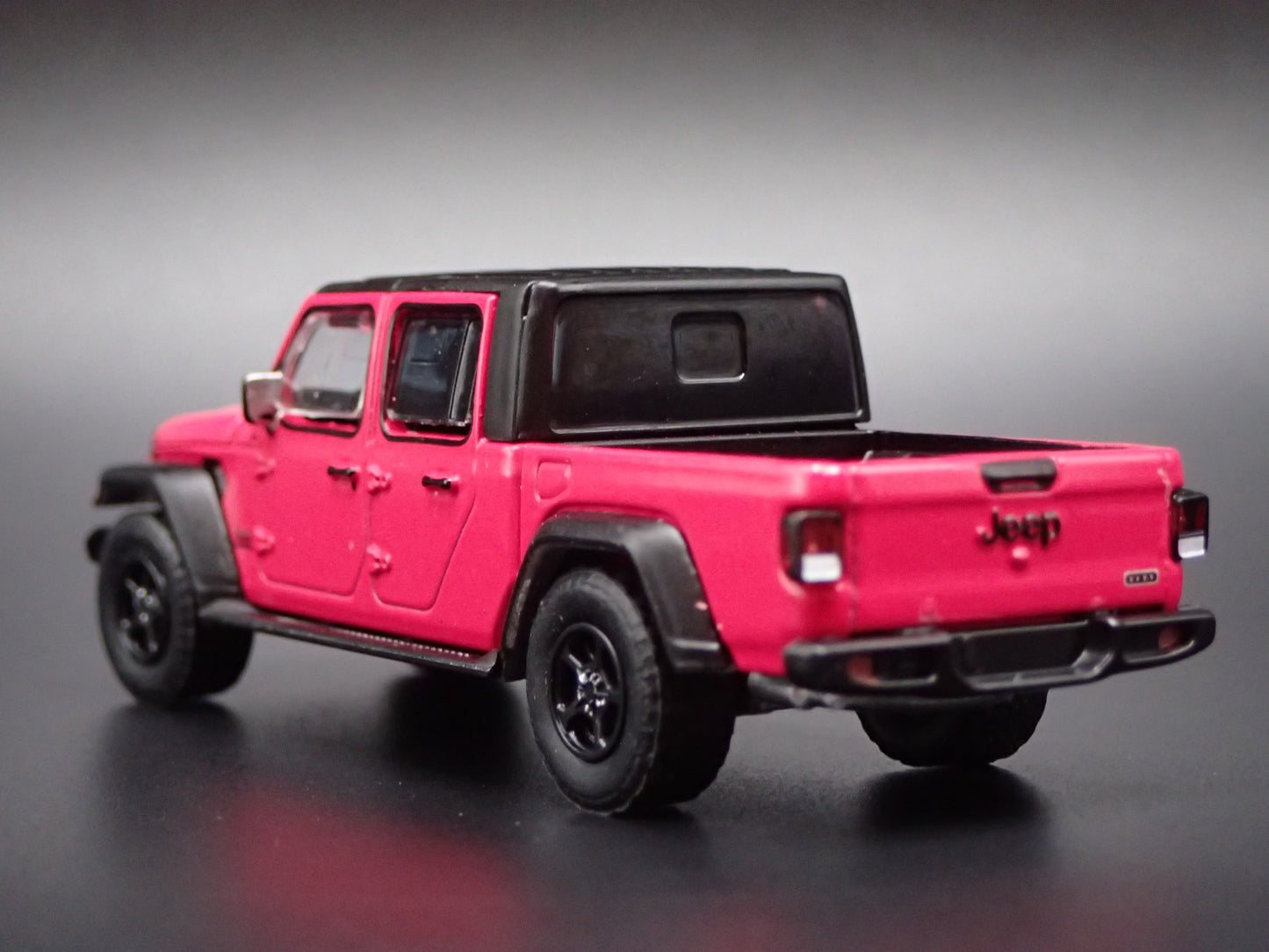 2020-2026 JEEP GLADIATOR PICKUP TRUCK JT PINK 1:64 SCALE DIECAST MODEL CAR