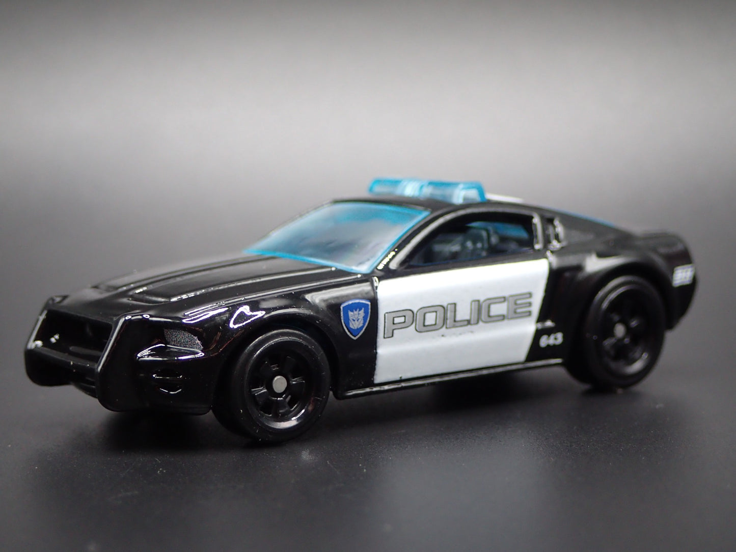 2005 FORD MUSTANG GT BARRICADE POLICE TRANSFORMERS 1:64 SCALE DIECAST MODEL CAR