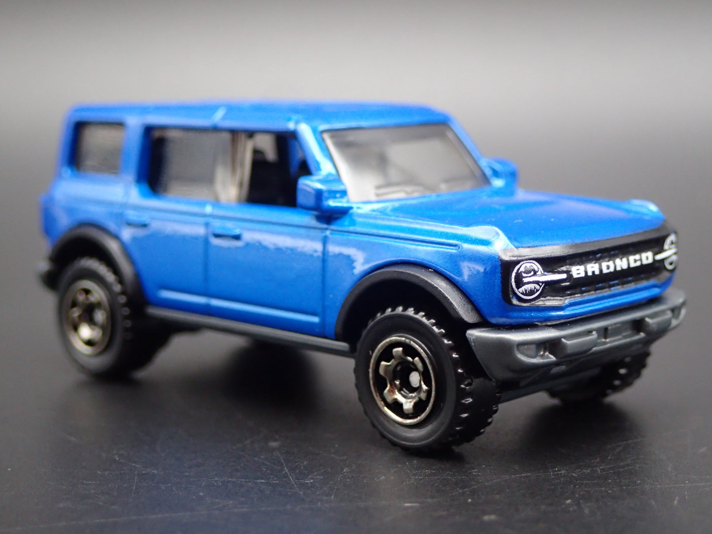 2021-2025 FORD BRONCO 4 FOUR DOOR BLUE 1:64 SCALE DIORAMA DIECAST MODEL CAR