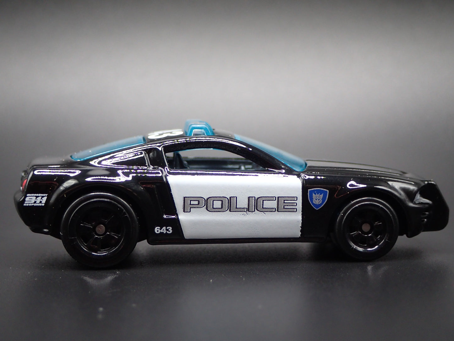 2005 FORD MUSTANG GT BARRICADE POLICE TRANSFORMERS 1:64 SCALE DIECAST MODEL CAR