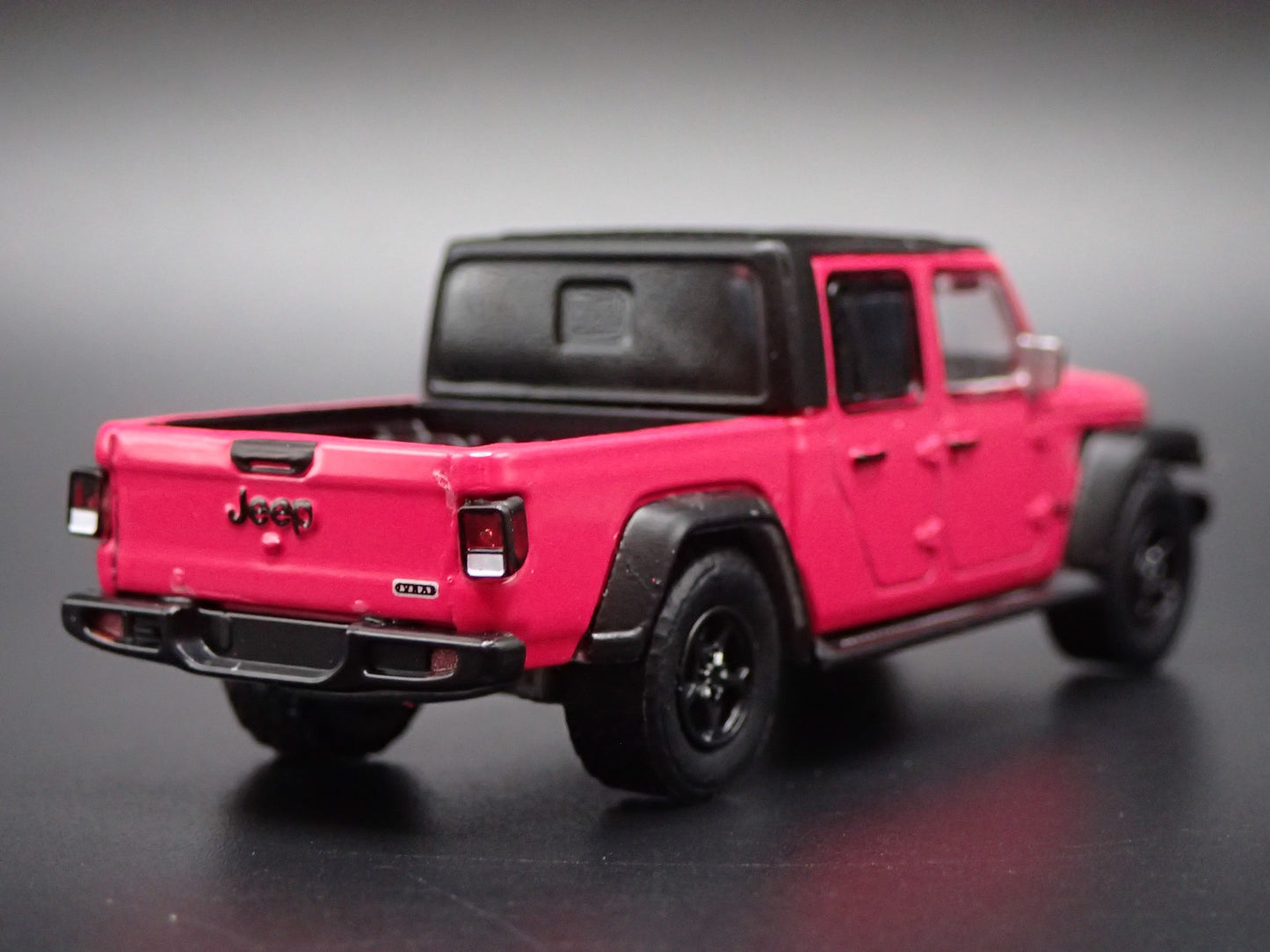 2020-2026 JEEP GLADIATOR PICKUP TRUCK JT PINK 1:64 SCALE DIECAST MODEL CAR