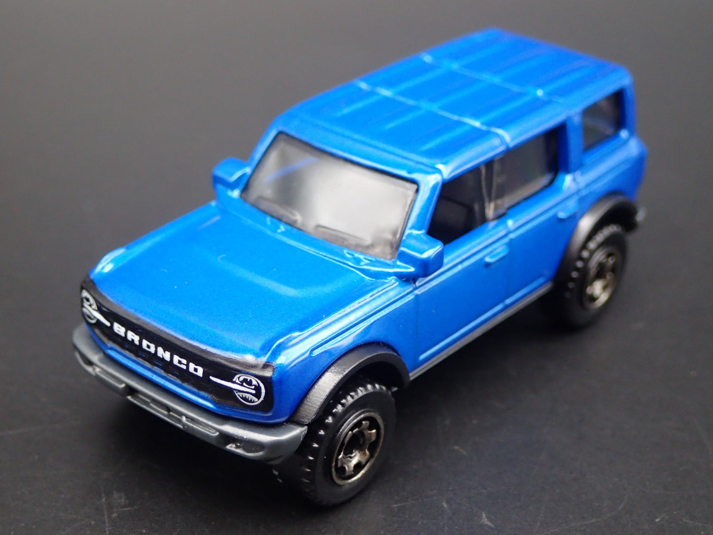 2021-2025 FORD BRONCO 4 FOUR DOOR BLUE 1:64 SCALE DIORAMA DIECAST MODEL CAR