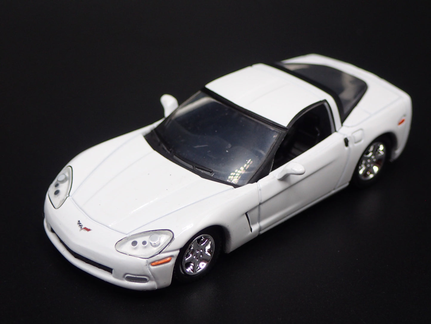 2005-2013 CHEVY CHEVROLET CORVETTE WHITE 1:64 SCALE DIORAMA DIECAST MODEL CAR