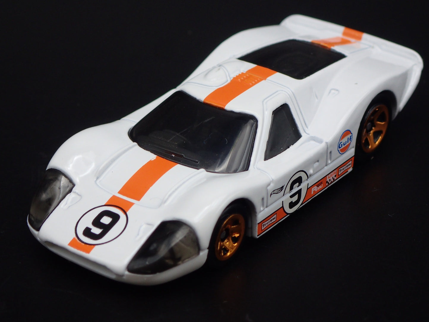 1967 67 FORD GT40 MK.IV GULF OIL RACING 1:64 SCALE DIORAMA DIECAST MODEL CAR