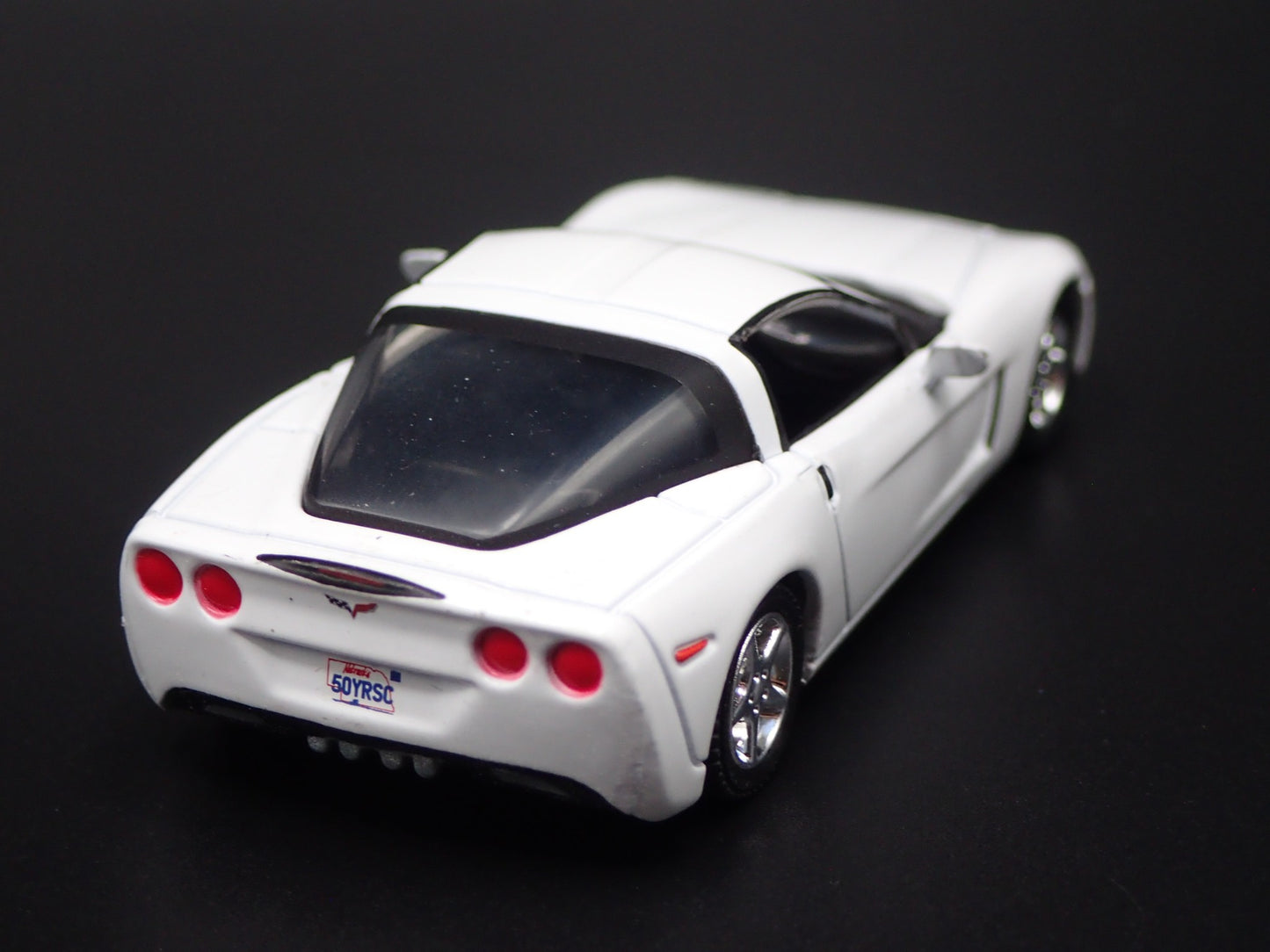 2005-2013 CHEVY CHEVROLET CORVETTE WHITE 1:64 SCALE DIORAMA DIECAST MODEL CAR