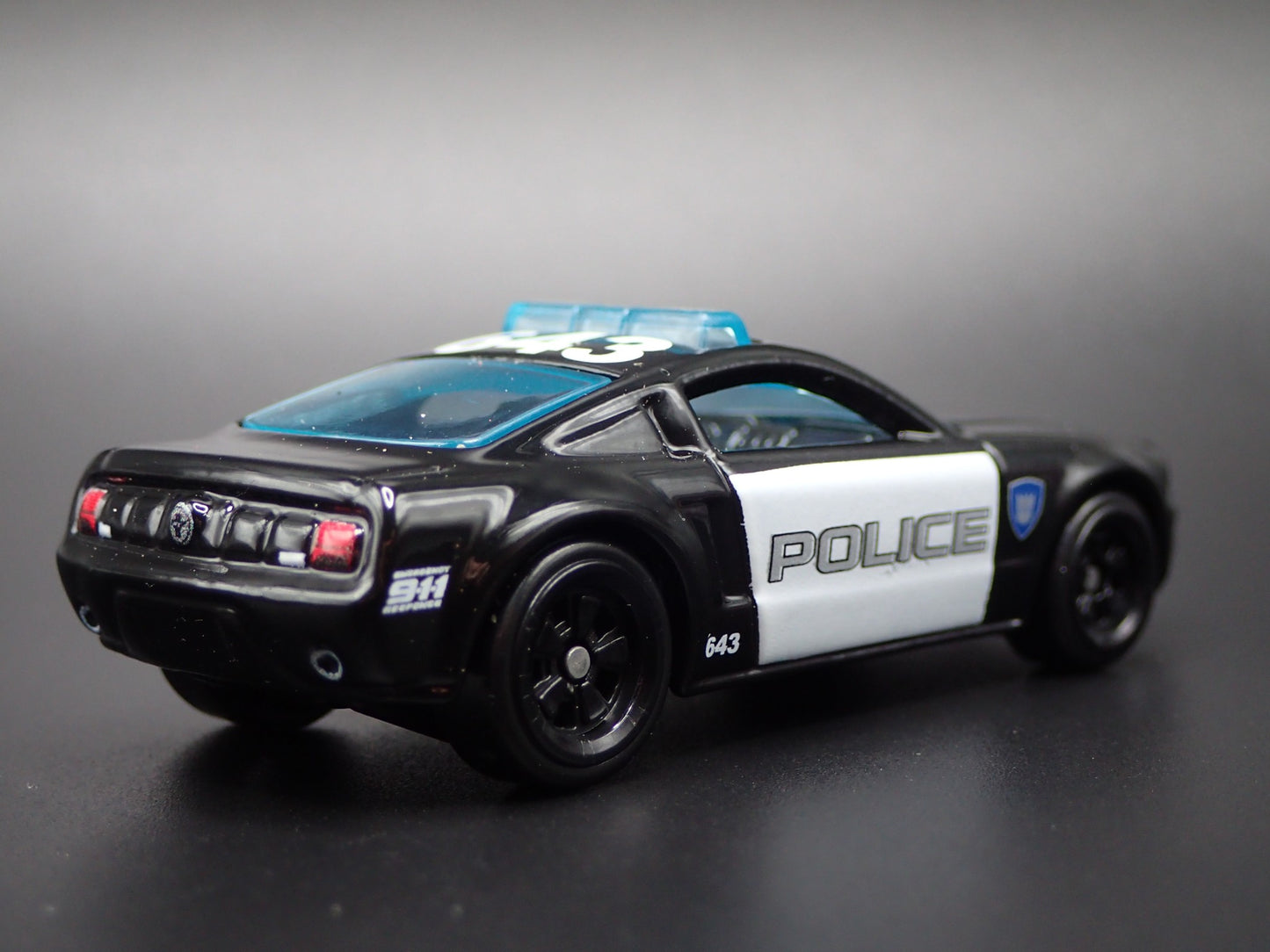 2005 FORD MUSTANG GT BARRICADE POLICE TRANSFORMERS 1:64 SCALE DIECAST MODEL CAR