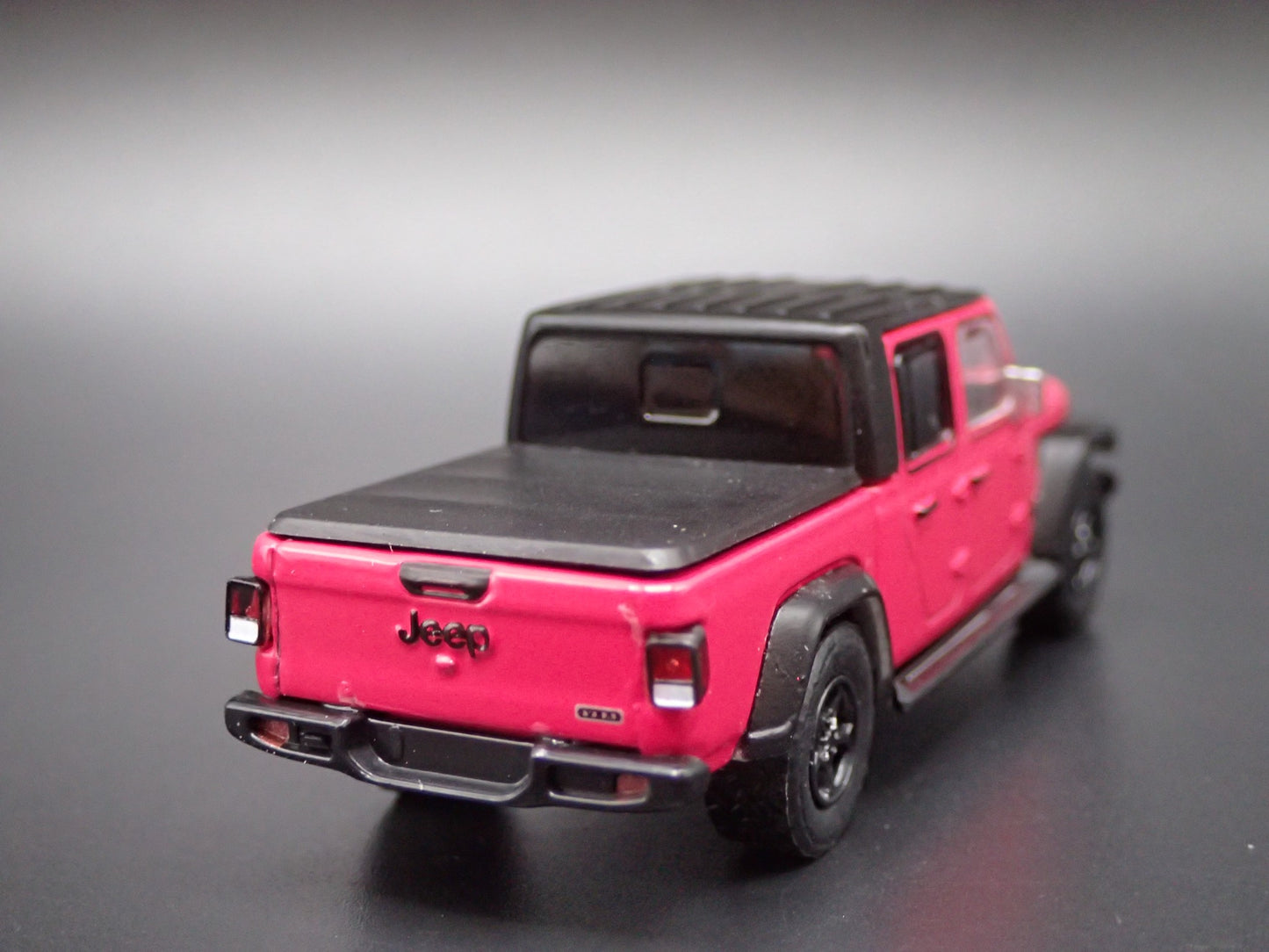 2020-2026 JEEP GLADIATOR PICKUP TRUCK JT PINK 1:64 SCALE DIECAST MODEL CAR