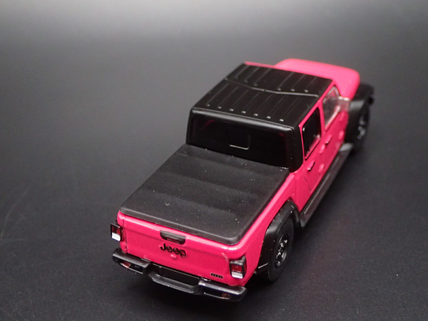 2020-2026 JEEP GLADIATOR PICKUP TRUCK JT PINK 1:64 SCALE DIECAST MODEL CAR