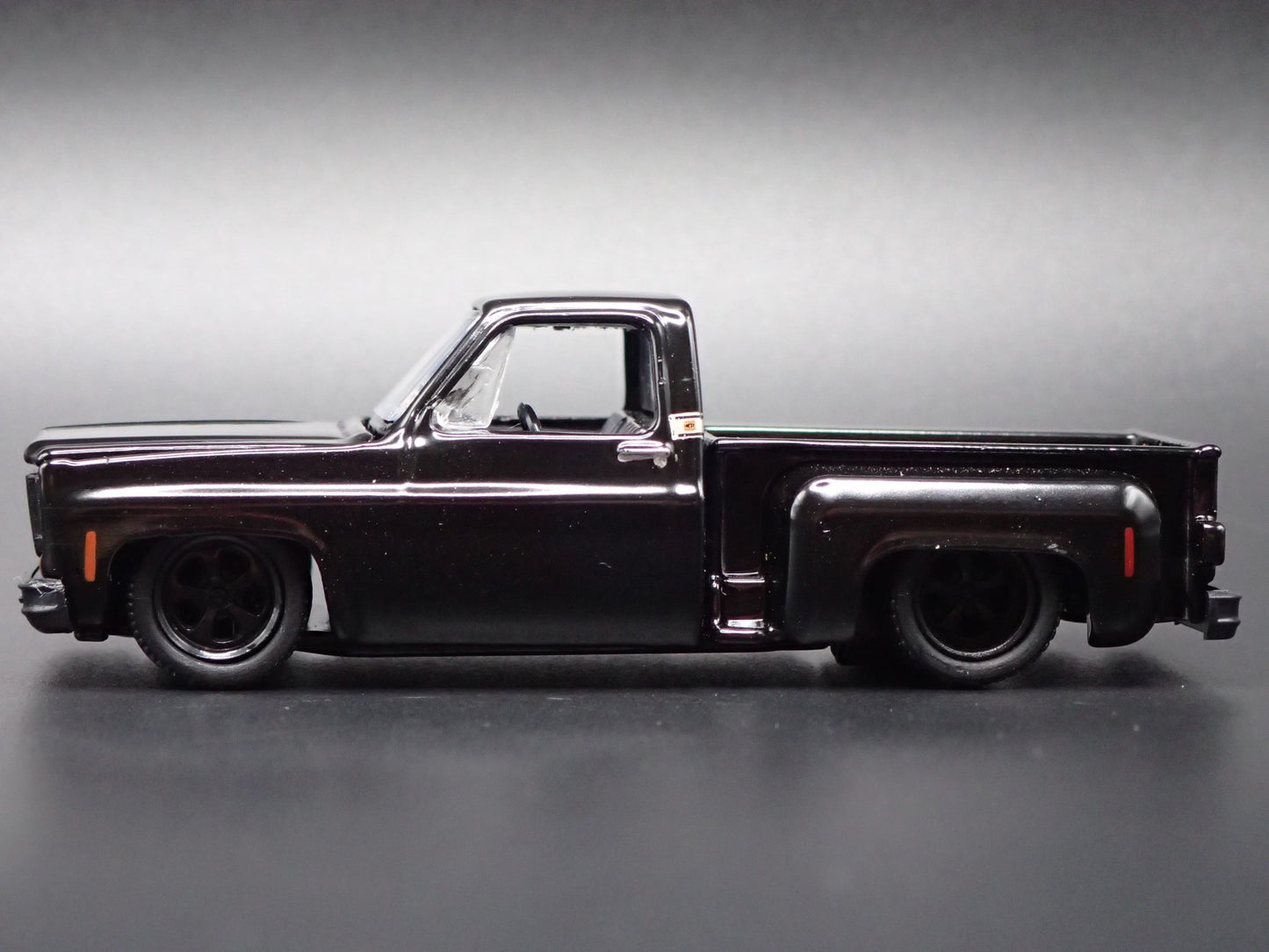 1973 73 CHEVY CHEVROLET STEPSIDE SQUARE BODY TRUCK 1:64 SCALE DIECAST MODEL CAR