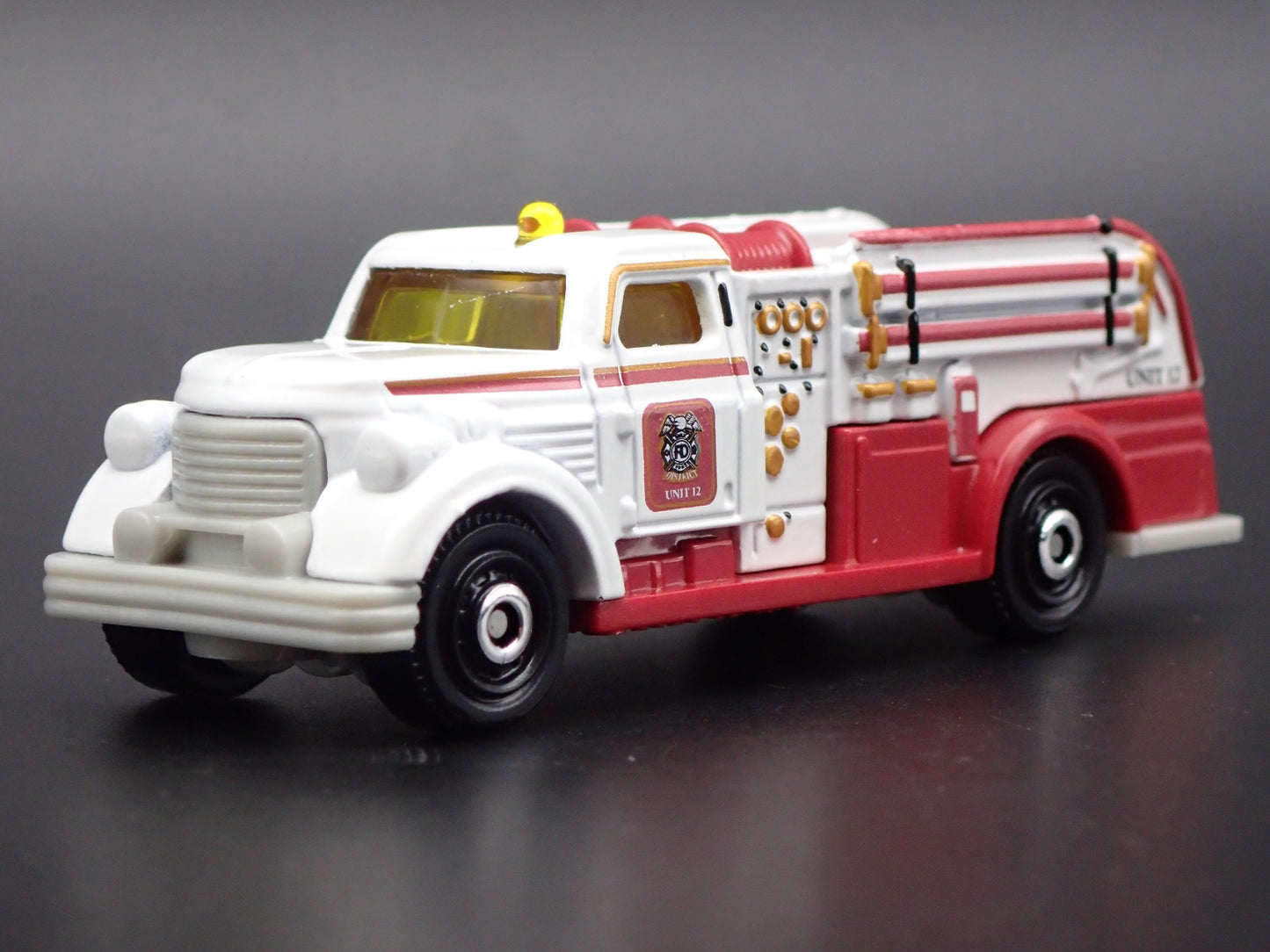 VINTAGE FIRE TRUCK THEME 1:64 MB SCALE COLLECTIBLE DIORAMA DIECAST MODEL CAR