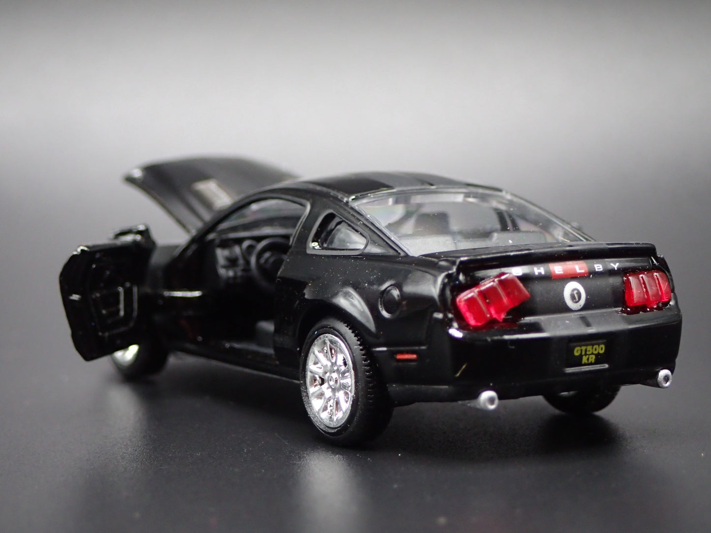 2008 FORD MUSTANG SHELBY GT500KR BLACK RARE 1:64 SCALE DIORAMA DIECAST MODEL CAR