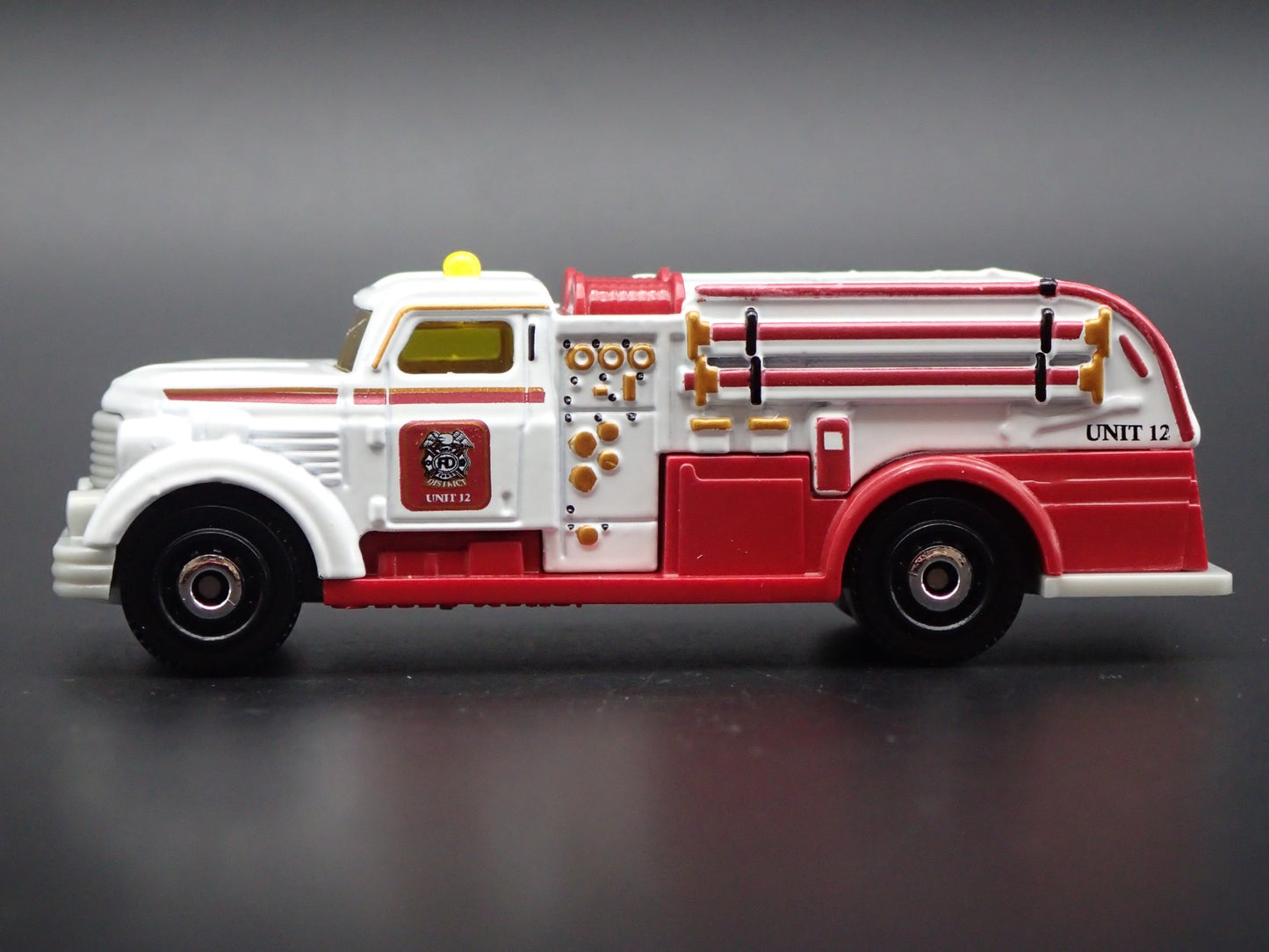 VINTAGE FIRE TRUCK THEME 1:64 MB SCALE COLLECTIBLE DIORAMA DIECAST MODEL CAR