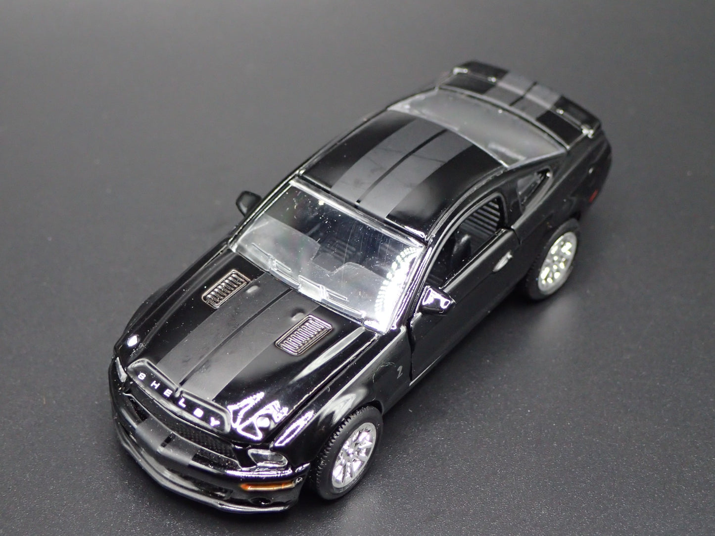 2008 FORD MUSTANG SHELBY GT500KR BLACK RARE 1:64 SCALE DIORAMA DIECAST MODEL CAR