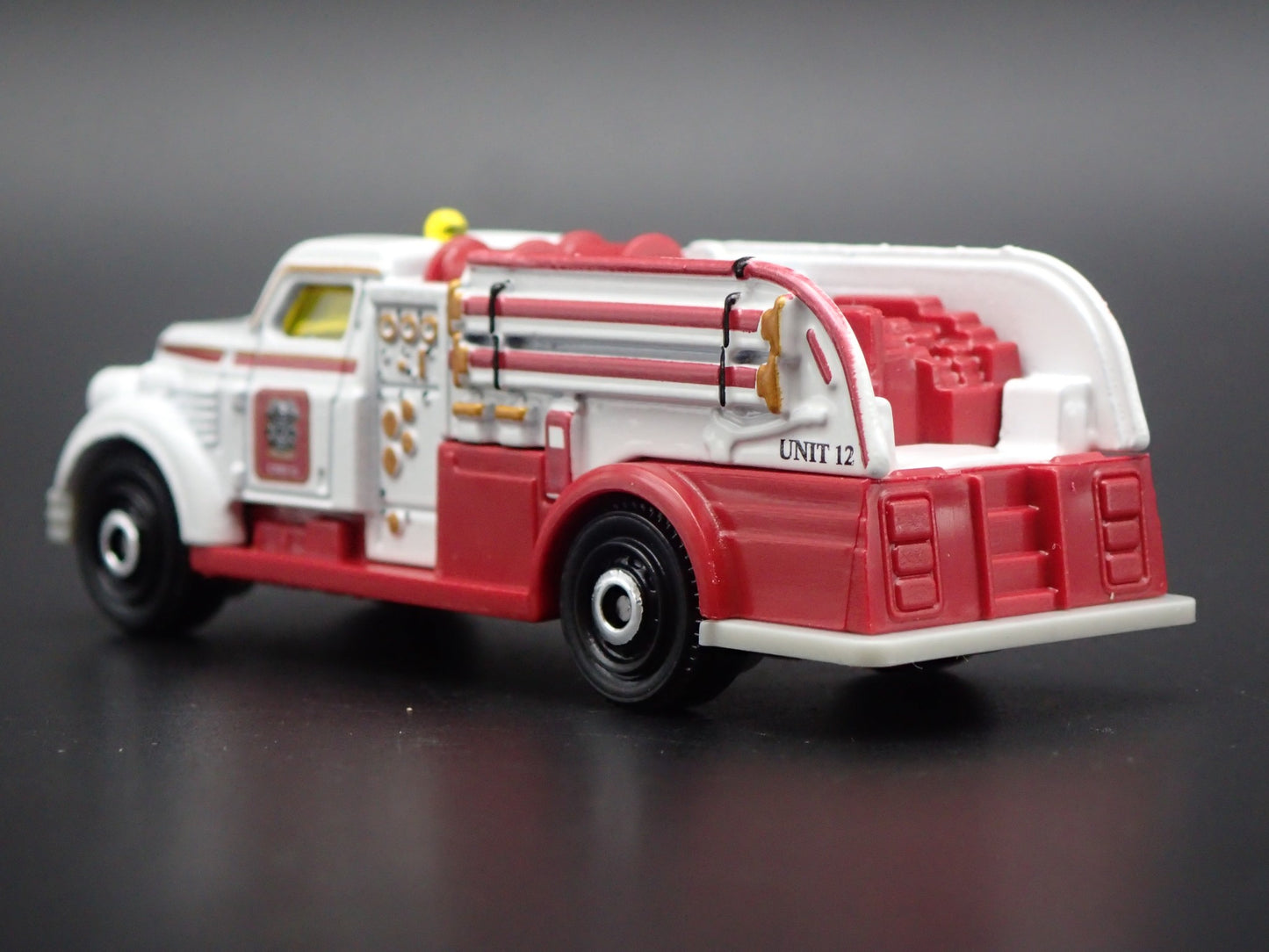VINTAGE FIRE TRUCK THEME 1:64 MB SCALE COLLECTIBLE DIORAMA DIECAST MODEL CAR