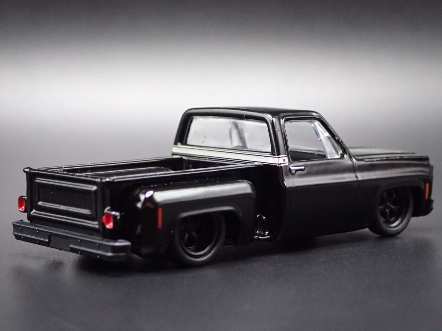 1973 73 CHEVY CHEVROLET STEPSIDE SQUARE BODY TRUCK 1:64 SCALE DIECAST MODEL CAR