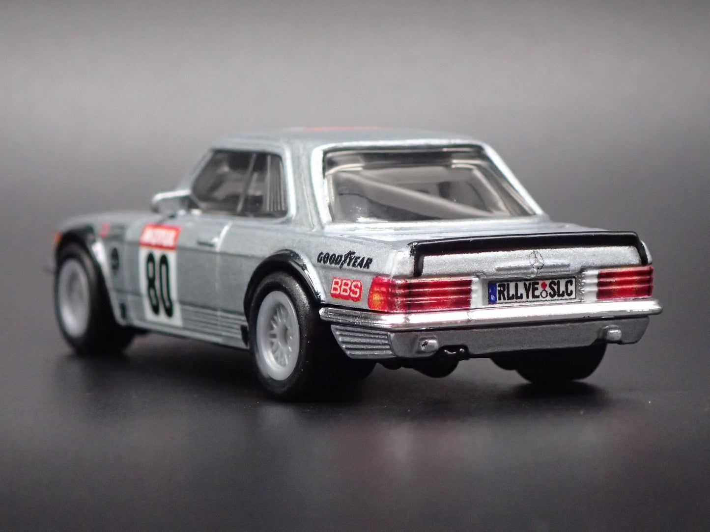 1971-1989 MERCEDES-BENZ 500 SLC RALLYE 1:64 SCALE DIORAMA DIECAST MODEL CAR