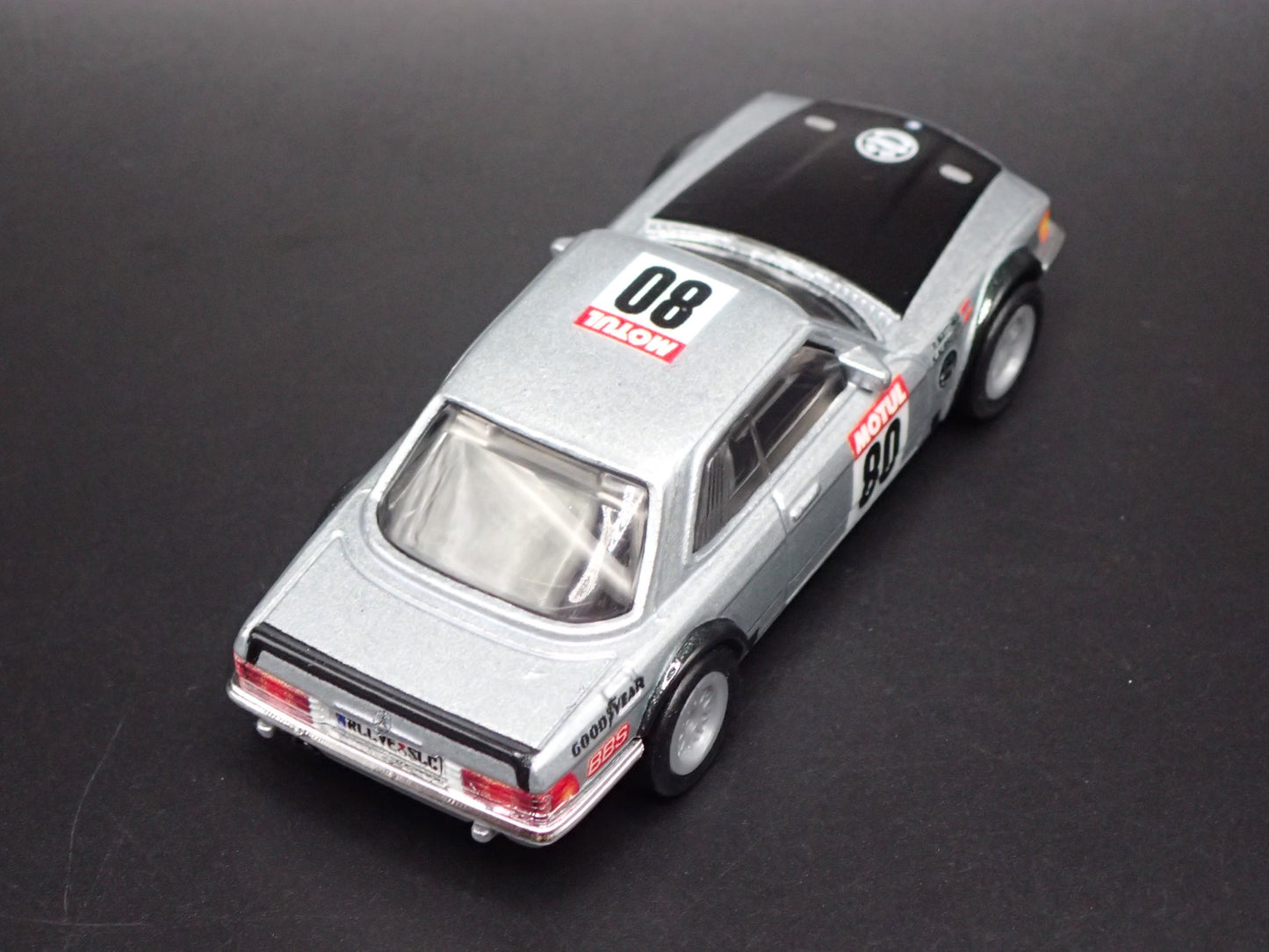 1971-1989 MERCEDES-BENZ 500 SLC RALLYE 1:64 SCALE DIORAMA DIECAST MODEL CAR