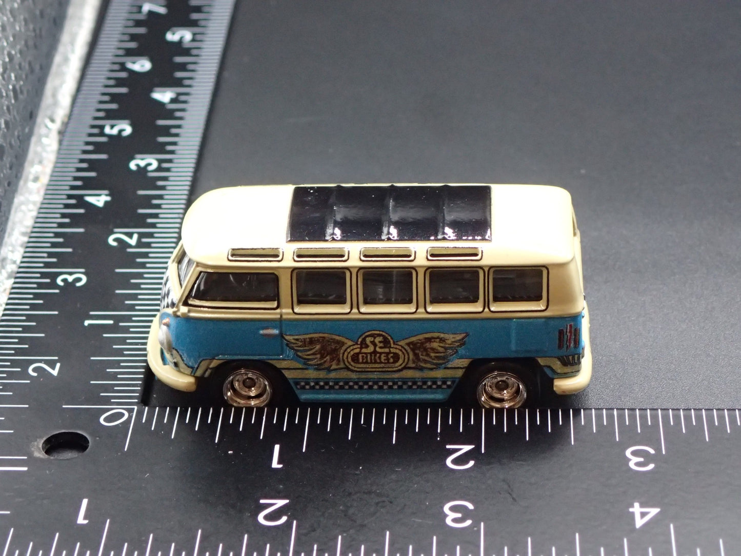 1950-1967 VW VOLKSWAGEN TYPE 2 T1 23 WINDOW BUS 1:64 SCALE DIECAST MODEL CAR