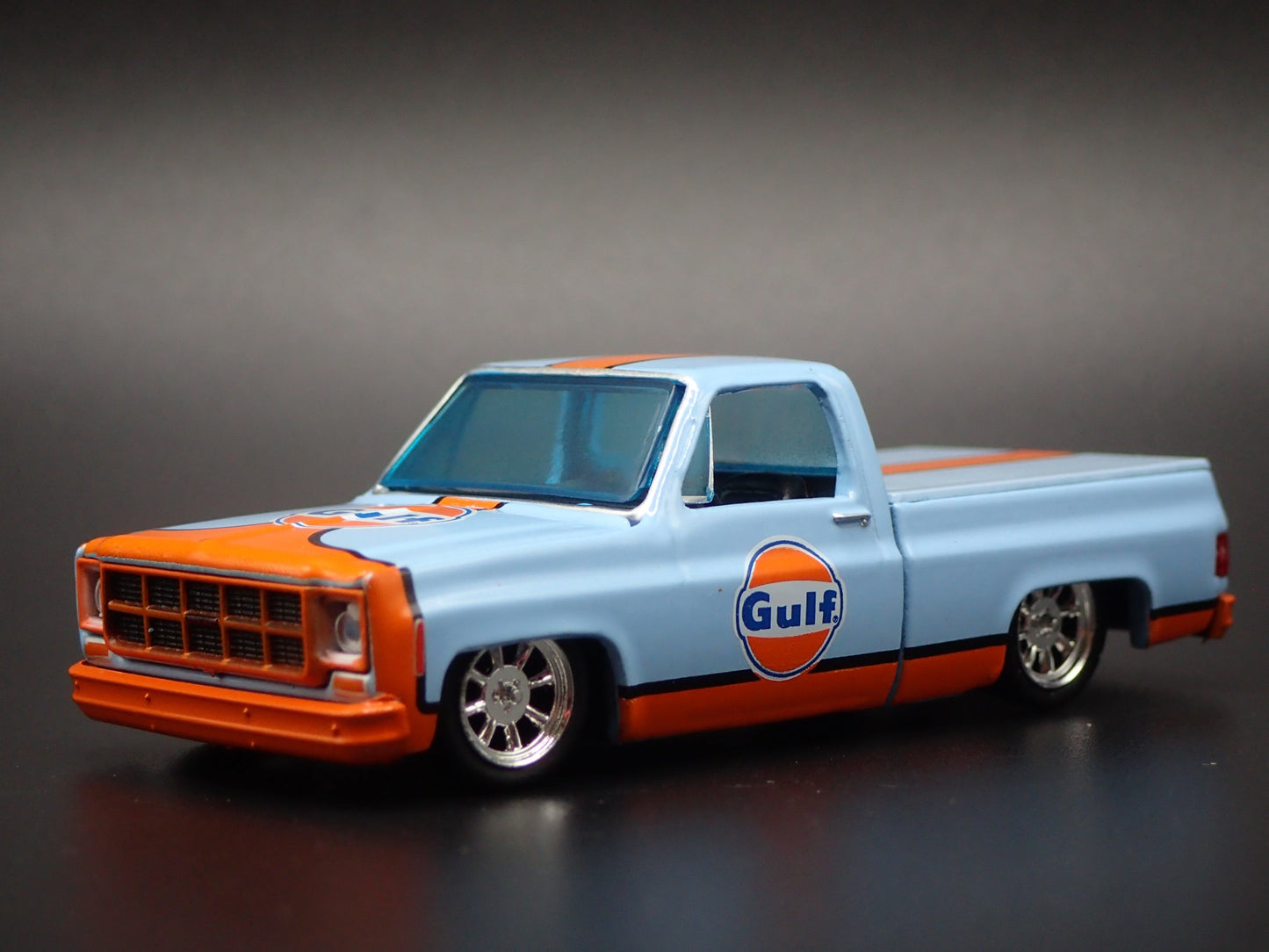 1979 79 GMC SIERRA CLASSIC 15 SHORT BED GULF OIL 1/64 SCALE DIECAST MODEL CAR