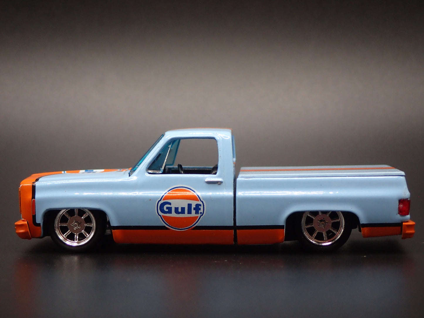1979 79 GMC SIERRA CLASSIC 15 SHORT BED GULF OIL 1/64 SCALE DIECAST MODEL CAR