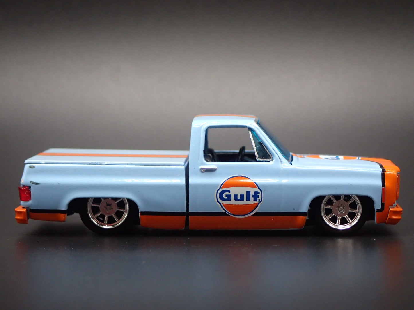 1979 79 GMC SIERRA CLASSIC 15 SHORT BED GULF OIL 1/64 SCALE DIECAST MODEL CAR