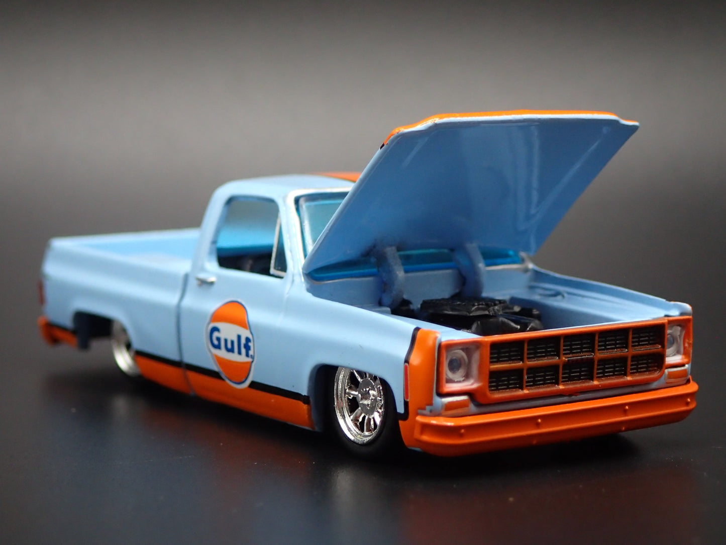 1979 79 GMC SIERRA CLASSIC 15 SHORT BED GULF OIL 1/64 SCALE DIECAST MODEL CAR