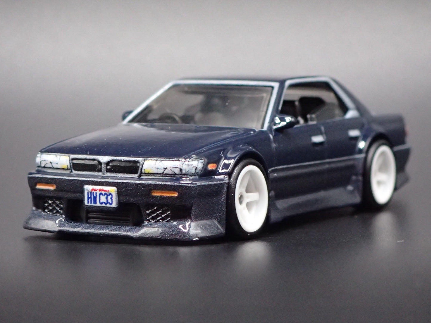 1989-1993 NISSAN LAUREL C33 BLACK 1:64 SCALE DIORAMA DIECAST MODEL CAR