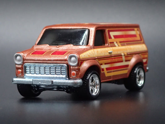 1965-1977 FORD TRANSIT SUPERVAN BROWN 1:64 SCALE DIORAMA DIECAST MODEL CAR