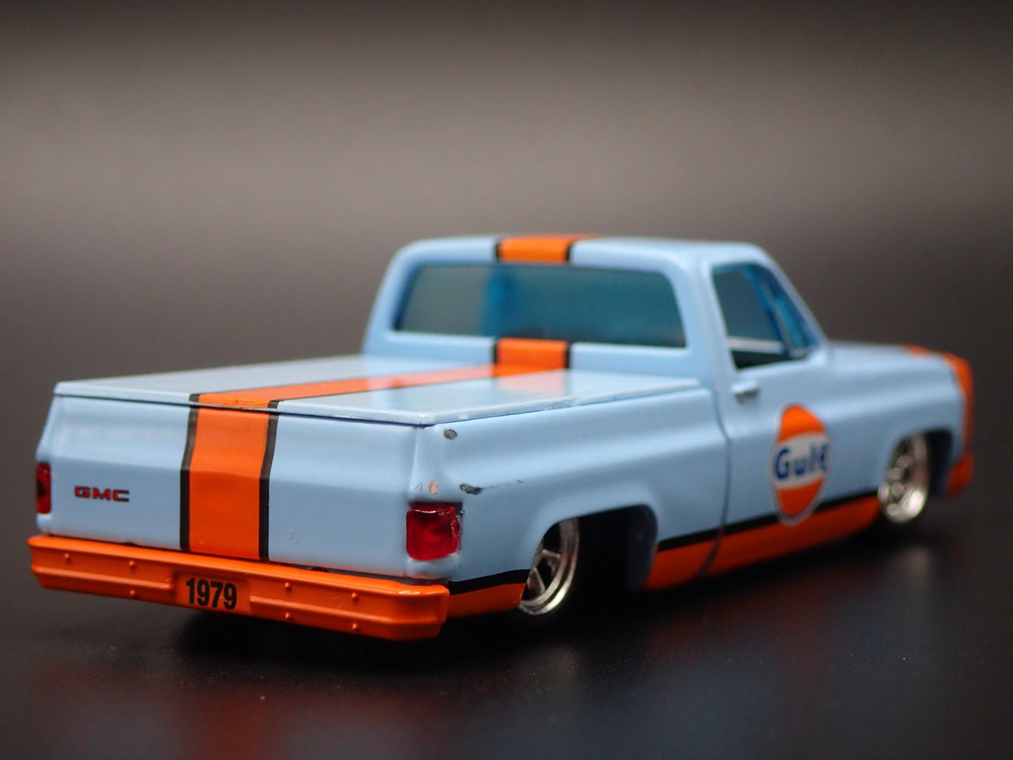 1979 79 GMC SIERRA CLASSIC 15 SHORT BED GULF OIL 1/64 SCALE DIECAST MODEL CAR